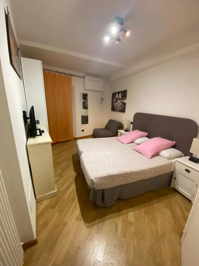 B&B And Home La Piazzetta Della Pioggia 2*, Bologna