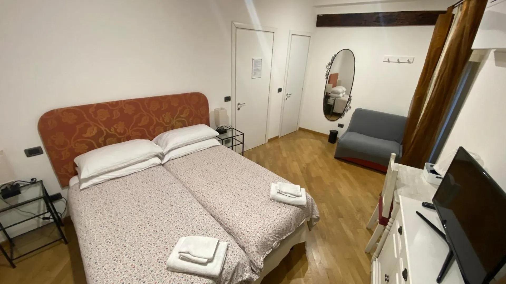 B&B And Home La Piazzetta Della Pioggia Bologne Italie